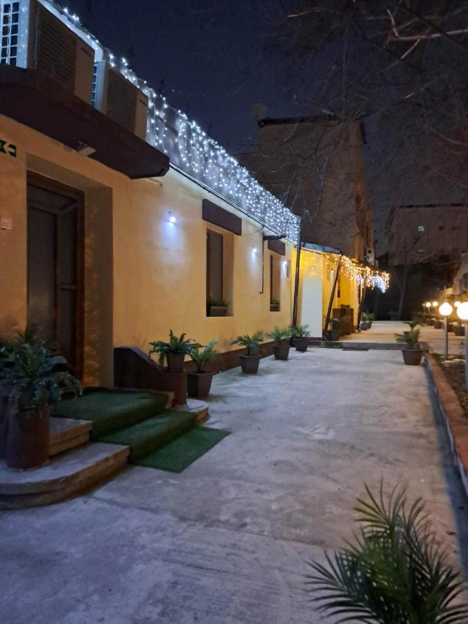 Hotel Ambiennt Bukarest Exterior foto